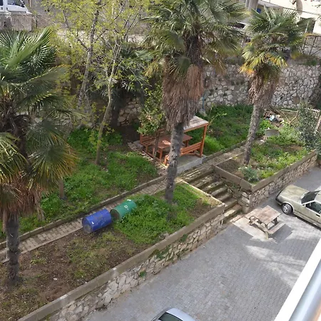 Bed & Breakfast Hisar 4*